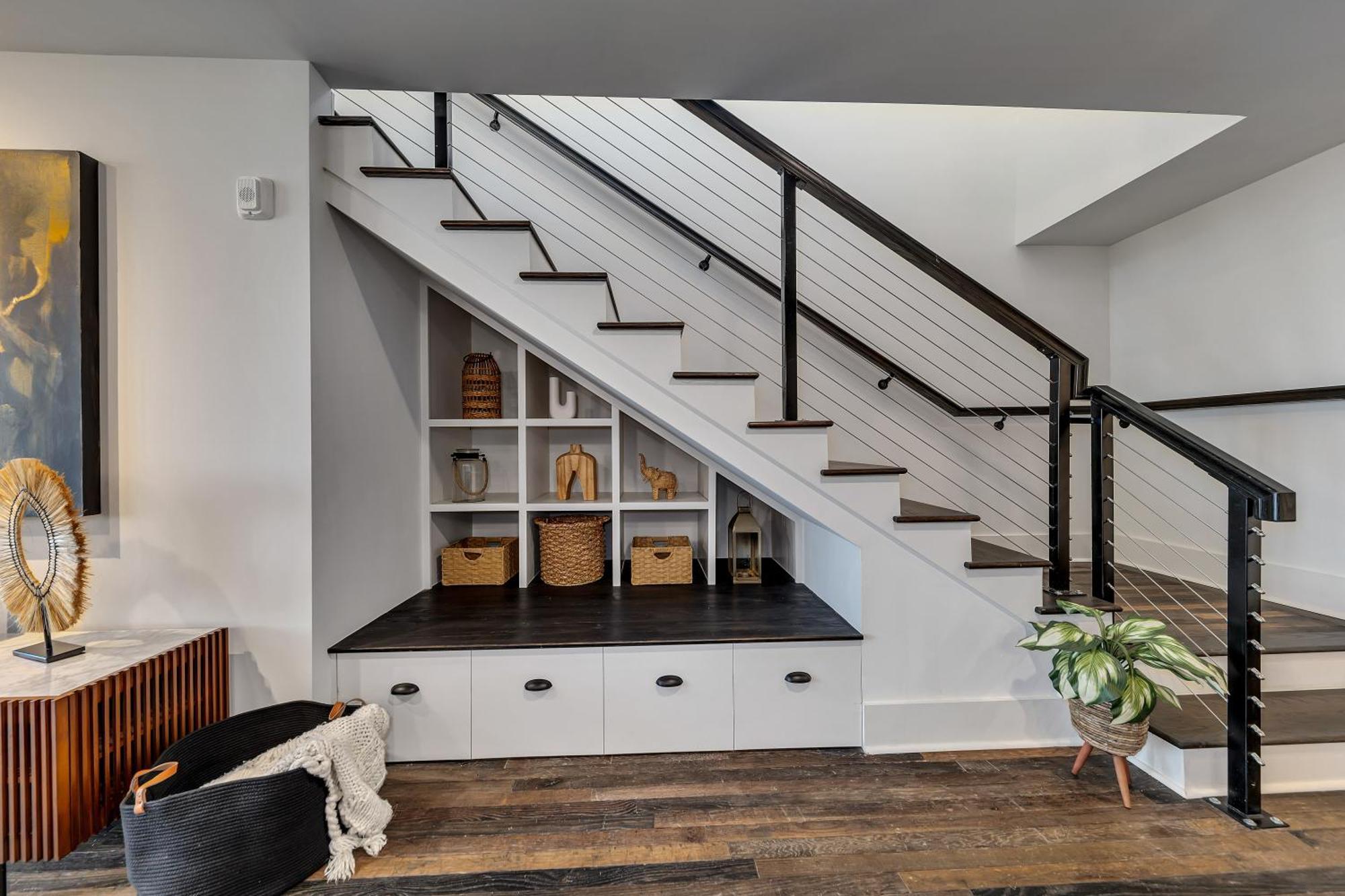 Apartment Entire Floor Penthouse Loft, Sleeps 20 *