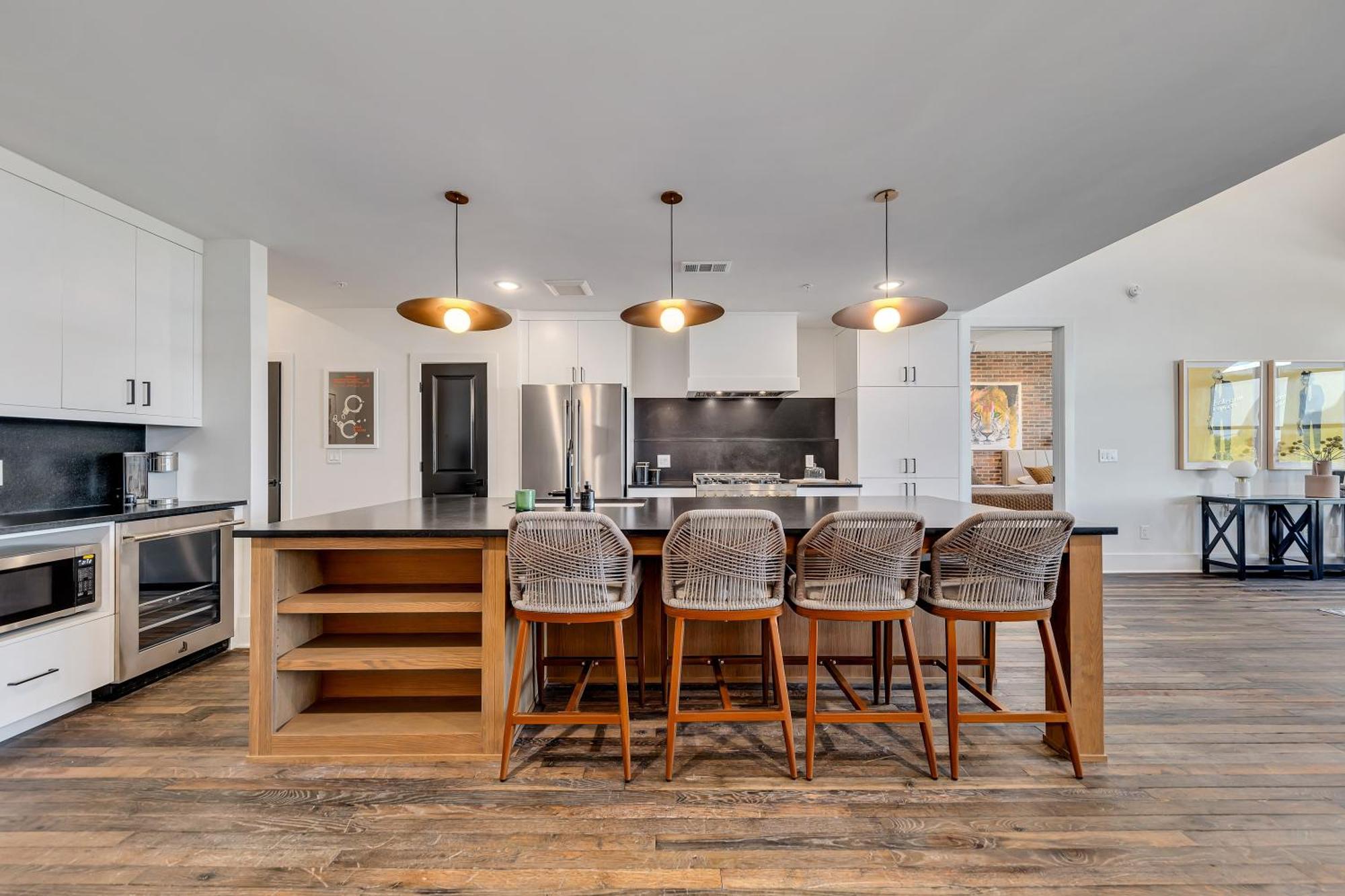 Entire Floor Penthouse Loft, Sleeps 20 * Atlanta
