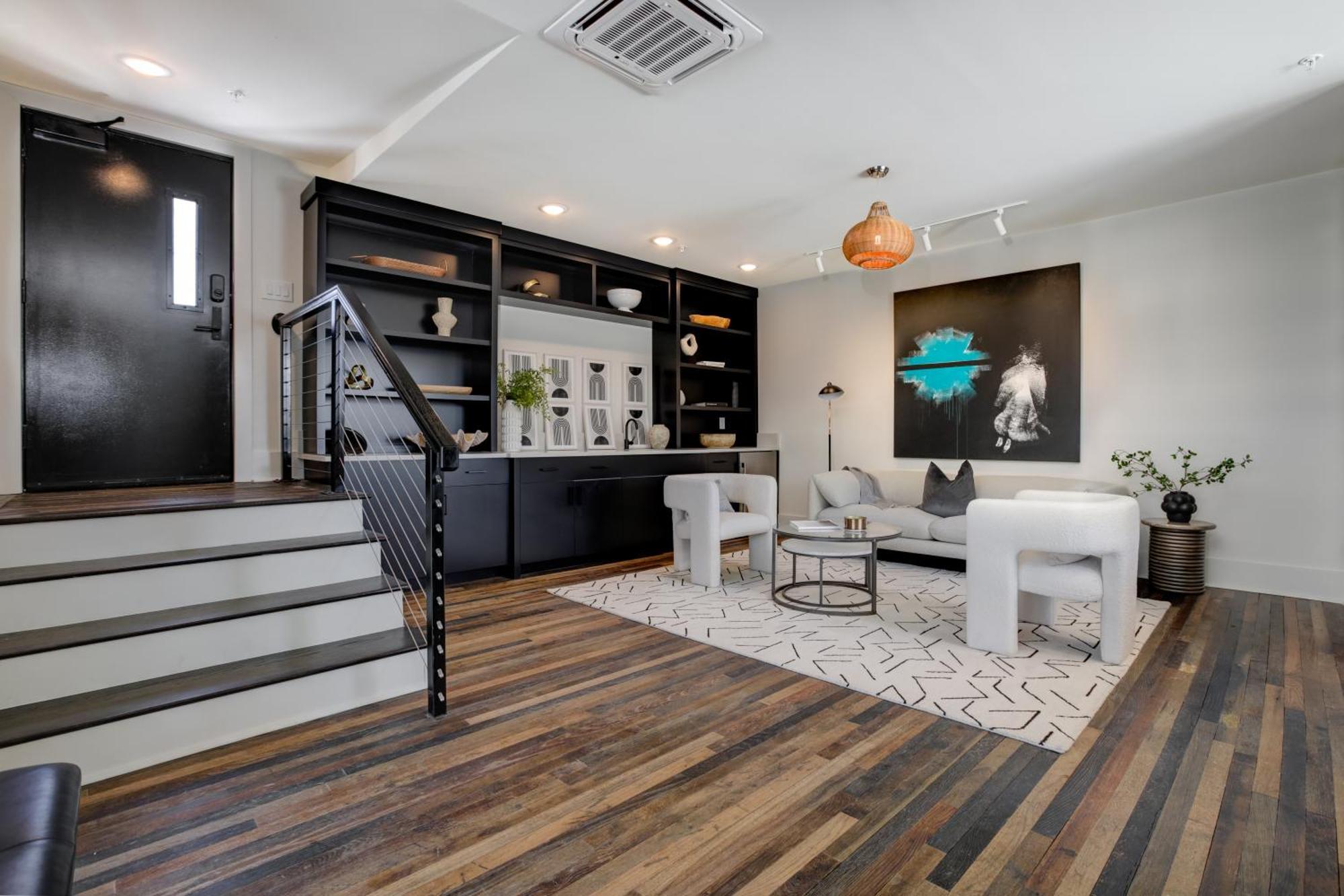 Entire Floor Penthouse Loft, Sleeps 20