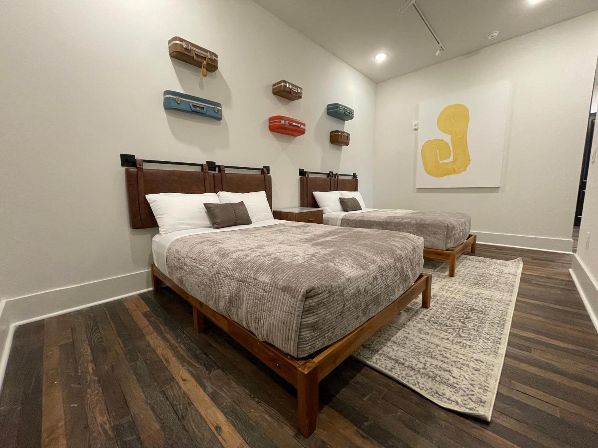 Entire Floor Penthouse Loft, Sleeps 20 * Atlanta