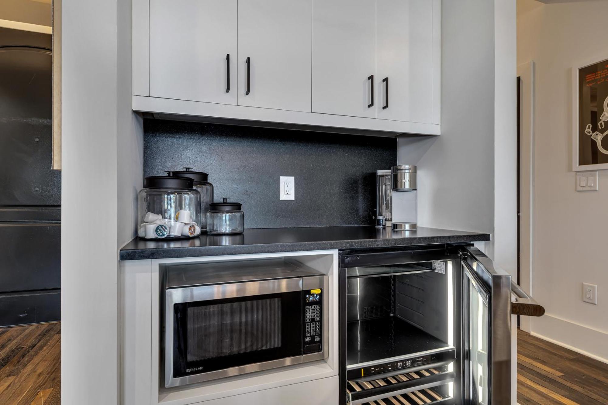 Entire Floor Penthouse Loft, Sleeps 20 Atlanta