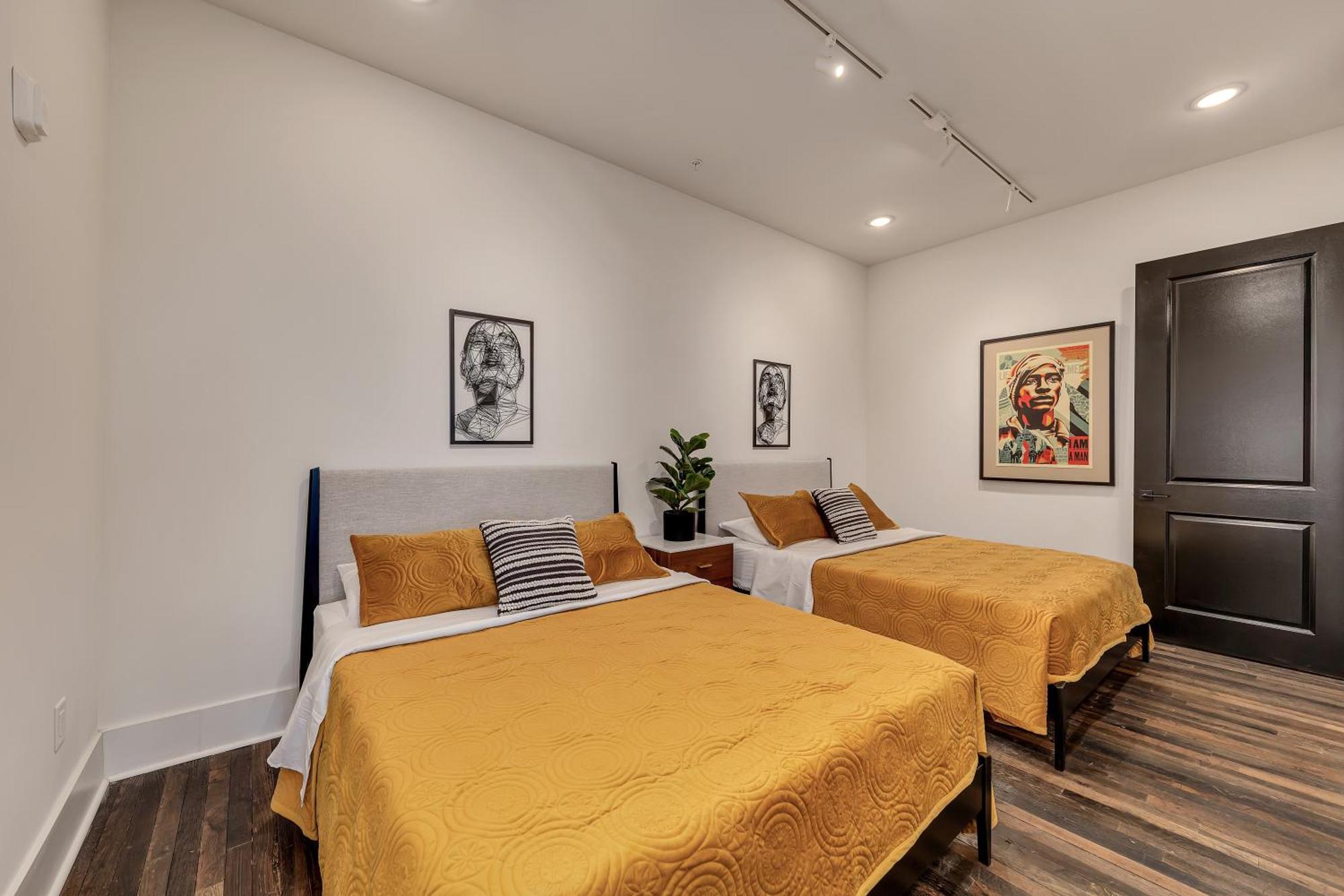 Entire Floor Penthouse Loft, Sleeps 20 Atlanta